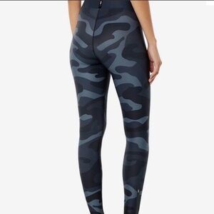 COR by ULTRACOR Blue/Black Camo
Leggings - Size M | Performance Luxe